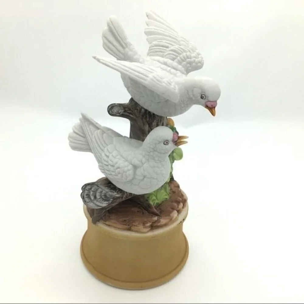 Vintage Shafford Porcelain Love Doves Musical Box Figurine